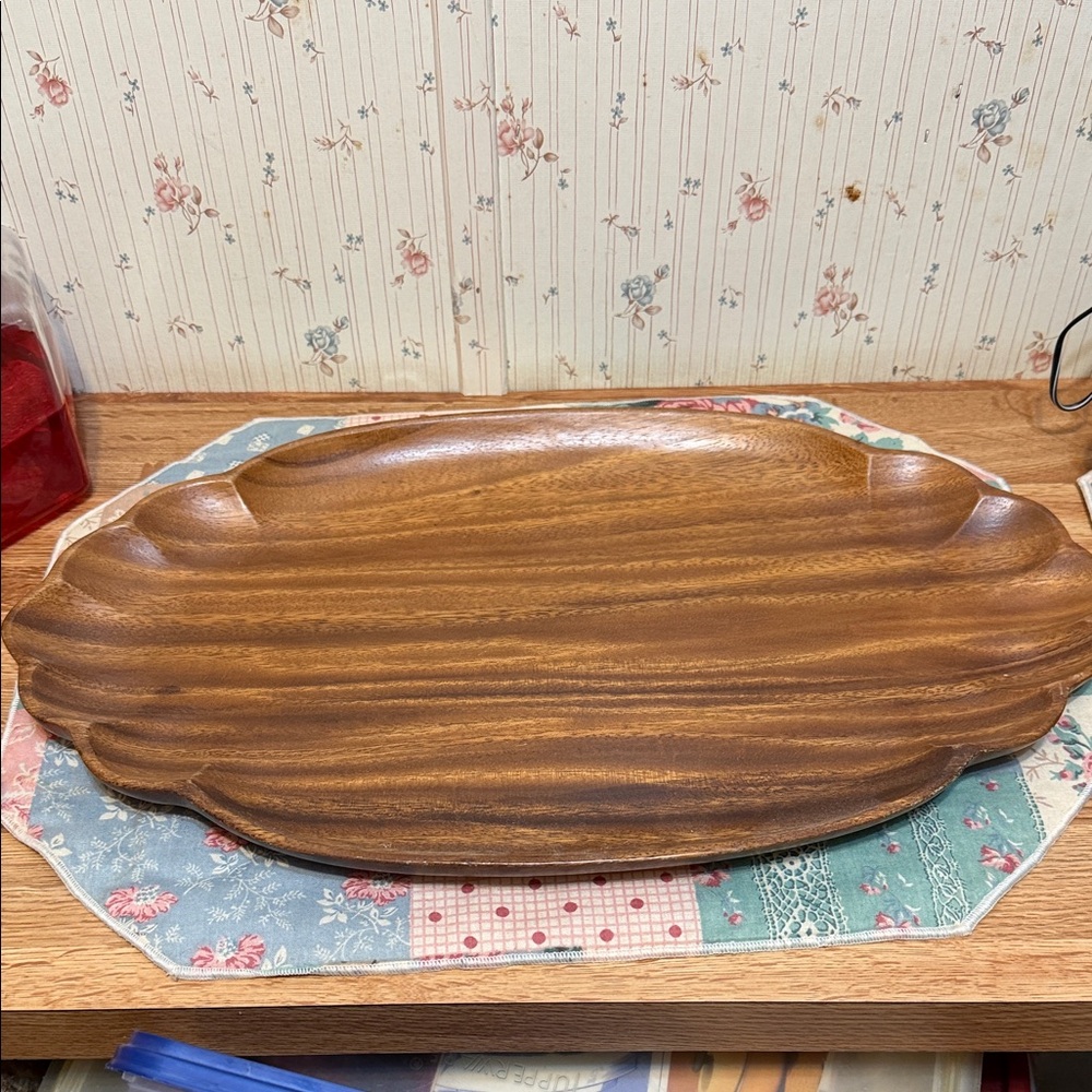 Wood Serving Platter - Scalloped Oval